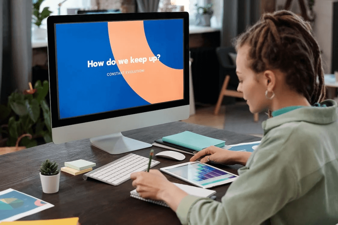 AI in Sales: The Trend & 7 Ways to Empower Sales Teams