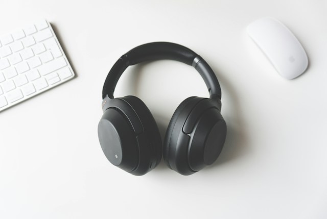 Top 6 Best Headphones for Transcription in 2024